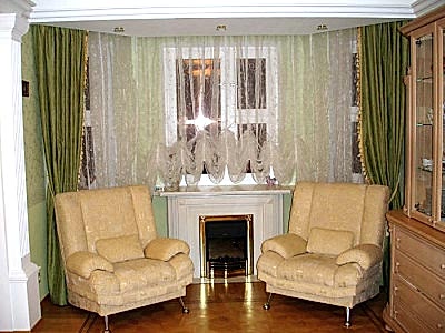 Австрийские шторы в гостиной фото в интерьере пример 169