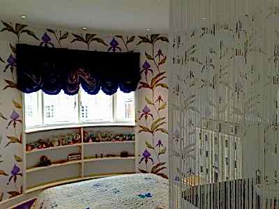 Австрийские шторы в спальне фото в интерьере пример 180