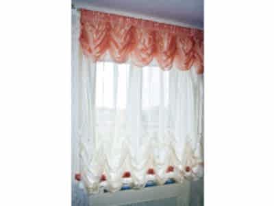 Австрийские шторы на кухне фото в интерьере пример 184