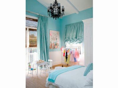 Австрийские шторы в спальне фото в интерьере пример 189