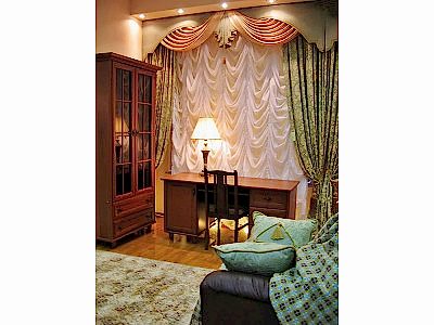 Классические шторы фото в интерьере пример 390