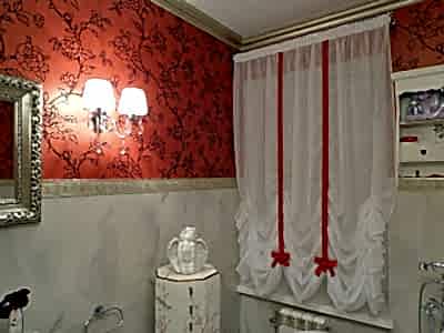 Австрийские шторы в ванной комнате фото в интерьере пример 250