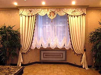 Австрийские шторы в гостиной фото в интерьере пример 353