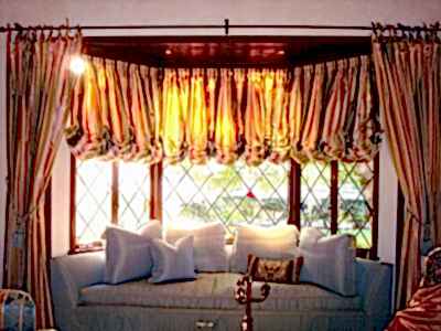 Австрийские шторы в коттедже фото в интерьере пример 330