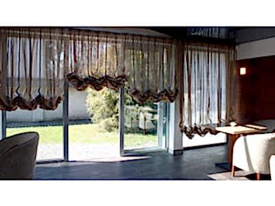 Австрийские шторы в коттедже фото в интерьере пример 301