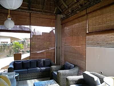 Бамбуковые шторы в коттедже фото в интерьере пример 1769