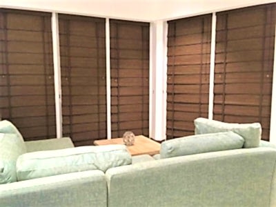 Бамбуковые шторы в коттедже фото в интерьере пример 1730