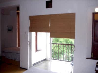 Бамбуковые шторы в коттедже фото в интерьере пример 1749