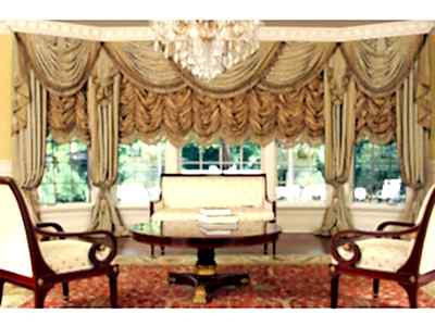 Французские шторы в гостиной фото в интерьере пример 834