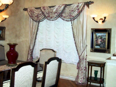 Французские шторы в гостиной фото в интерьере пример 811