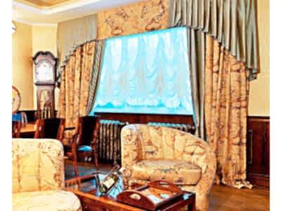 Французские шторы в гостиной фото в интерьере пример 768