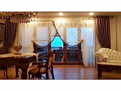 Классические шторы в гостиной фото в интерьере пример 716