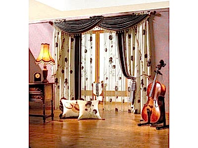 Классические шторы в гостиной фото в интерьере пример 710