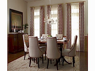 Классические шторы в гостиной фото в интерьере пример 706