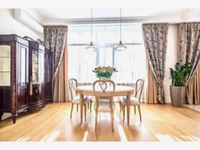 Классические шторы в гостиной фото в интерьере пример 679