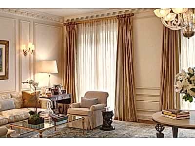 Классические шторы в гостиной фото в интерьере пример 662