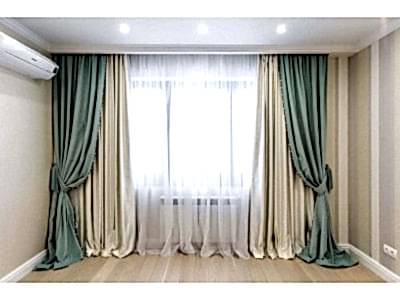 Классические шторы в гостиной фото в интерьере пример 628