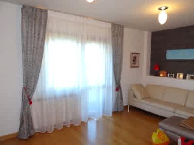 Классические шторы в гостиной фото в интерьере пример 724