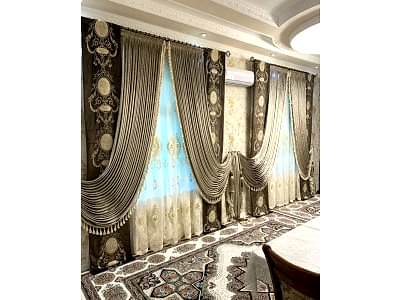 Классические шторы в гостиной фото в интерьере пример 578