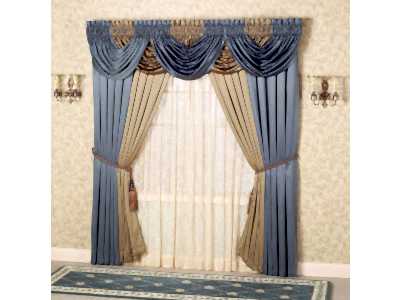 Классические шторы в гостиной фото в интерьере пример 541