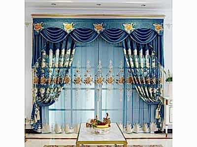 Классические шторы в гостиной фото в интерьере пример 475