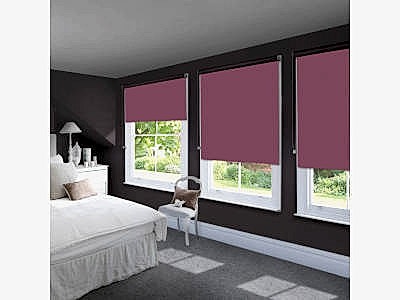 Рулонные шторы в спальне фото в интерьере пример 2098