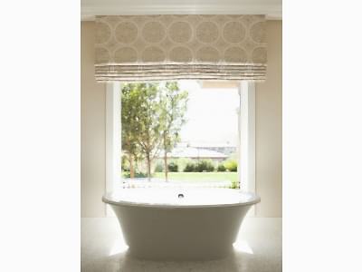 Римские шторы в ванной фото в интерьере пример 1009