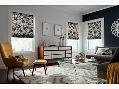 Римские шторы для гостиной фото в интерьере пример 1021