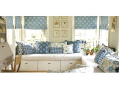 Римские шторы для гостиной фото в интерьере пример 2115