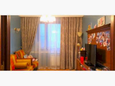 Классические шторы в гостиной фото в интерьере пример 2317