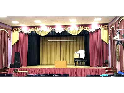 Шторы для школы фото в интерьере пример 2400