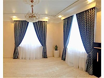 Классические шторы в гостиной фото в интерьере пример 2593