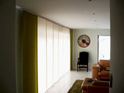 Японские шторы в гостиной фото в интерьере пример 1242