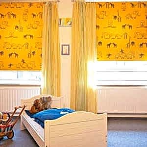 Рулонные шторы в детской фото в интерьере пример 1532