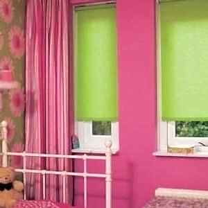 Рулонные шторы в детской фото в интерьере пример 1458